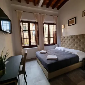 The Lux Couette-café Florence